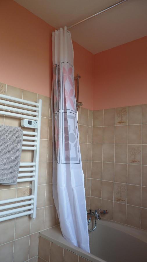 Maison De Vacances Pour 6 Personnes Avec Piscine Lainsecq Bagian luar foto