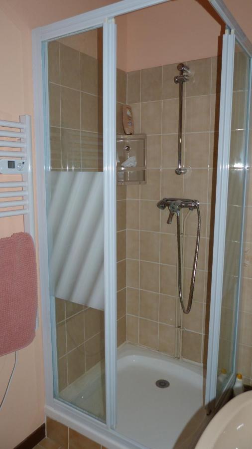Maison De Vacances Pour 6 Personnes Avec Piscine Lainsecq Bagian luar foto